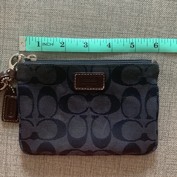 Navy coach wristlet - Picture 6 of 8
